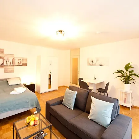 - Zentral Mit Parkplatz - Balkon *